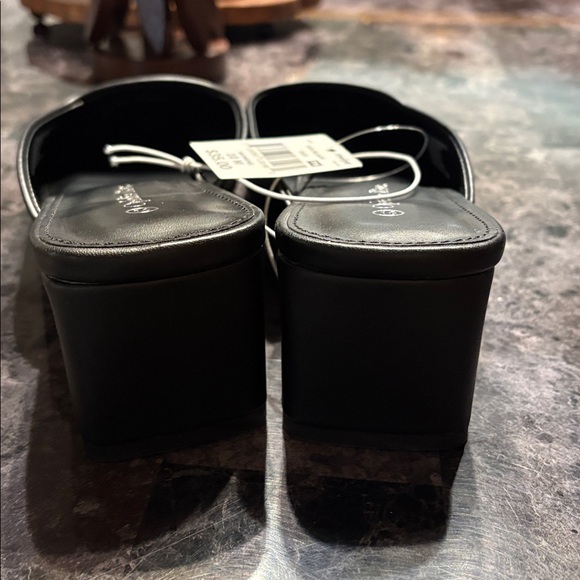 Ophelia Rose Black Square-Toe Slip-On Mules - Picture 2 of 5